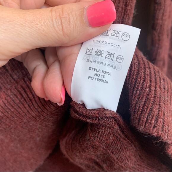 J Crew Cambridge Cable Burgundy Wool Blend V-Neck Sweater - Picture 4 of 6